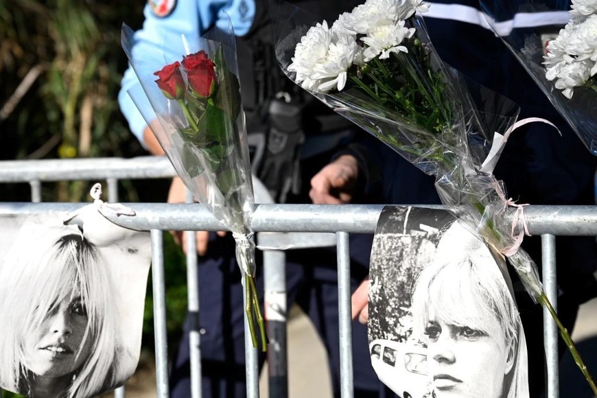 Brigitte Bardot, ícono del cine francés, es despedida en Saint-Tropez.