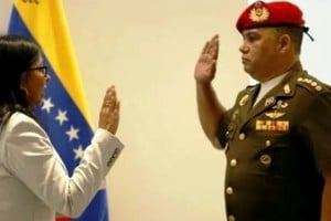 Se designó al General en Jefe Gustavo González López como comandante de la Guardia de Honor Presidencial