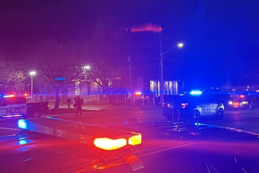 Decenas de asistentes a la ceremonia se encontraban dentro del templo cuando se produjeron los disparos