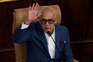 Jorge Rodríguez anunció la liberación de presos políticos desde el palacio Legislativo