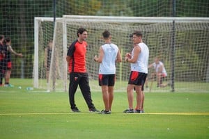 Colotto y Medrán en los entrenamientos de Colón. Foto: Fernando Nicola