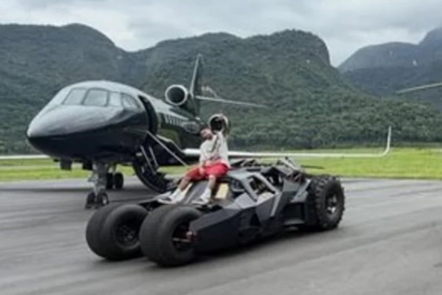 Neymar mostró su lujosa colección.