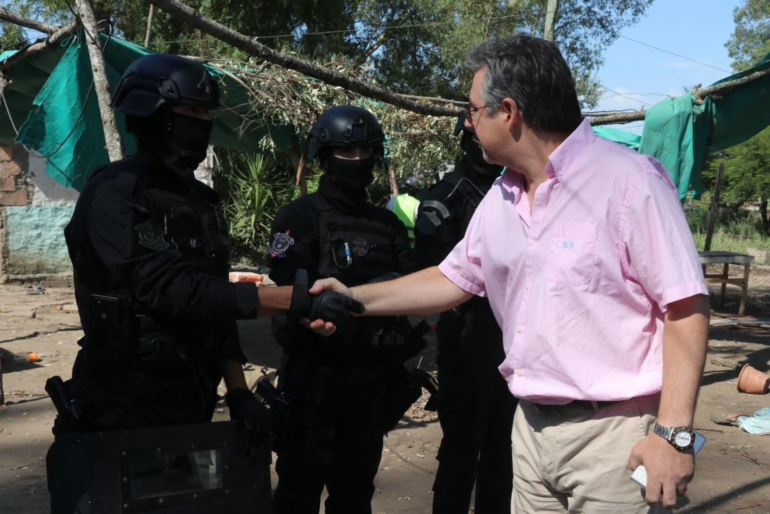 El ministro de Seguridad, Pablo Cococcioni, presenció varios de los procedimientos. 