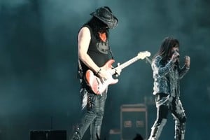 Giardino en la guitarra y Adrián Barilari en la voz: la química que se afianzó como la clave del sonido de Rata Blanca. Foto: Captura de pantalla