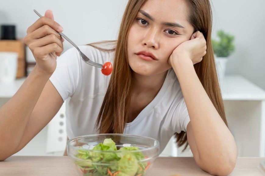 La dieta restrictiva aparece como el factor más fuertemente asociado al riesgo de trastornos alimentarios
