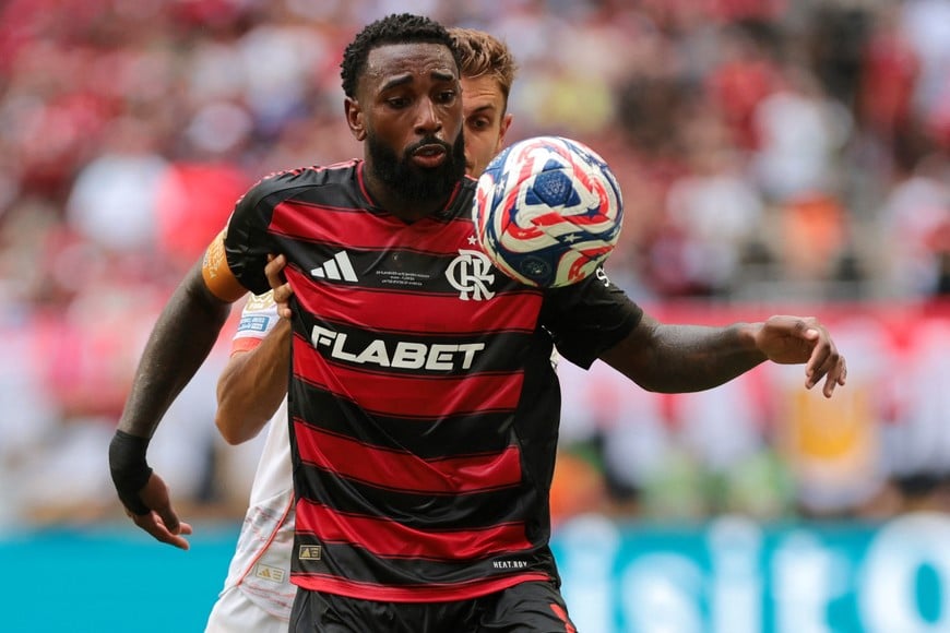 Soccer Football - FIFA Club World Cup - Round of 16 - Flamengo v Bayern Munich - Hard Rock Stadium, Miami Gardens, Florida, U.S. - June 29, 2025
Flamengo's Gerson in action IMAGN IMAGES via Reuters/Sam Navarro