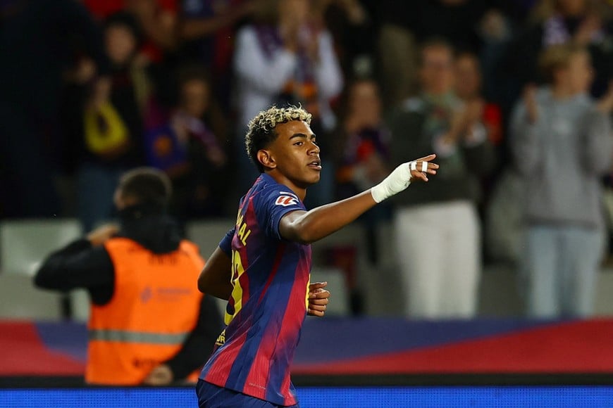 Soccer Football - LaLiga - FC Barcelona v Elche - Estadi Olimpic Lluis Companys, Barcelona, Spain - November 2, 2025
FC Barcelona's Lamine Yamal celebrates scoring their first goal REUTERS/Albert Gea