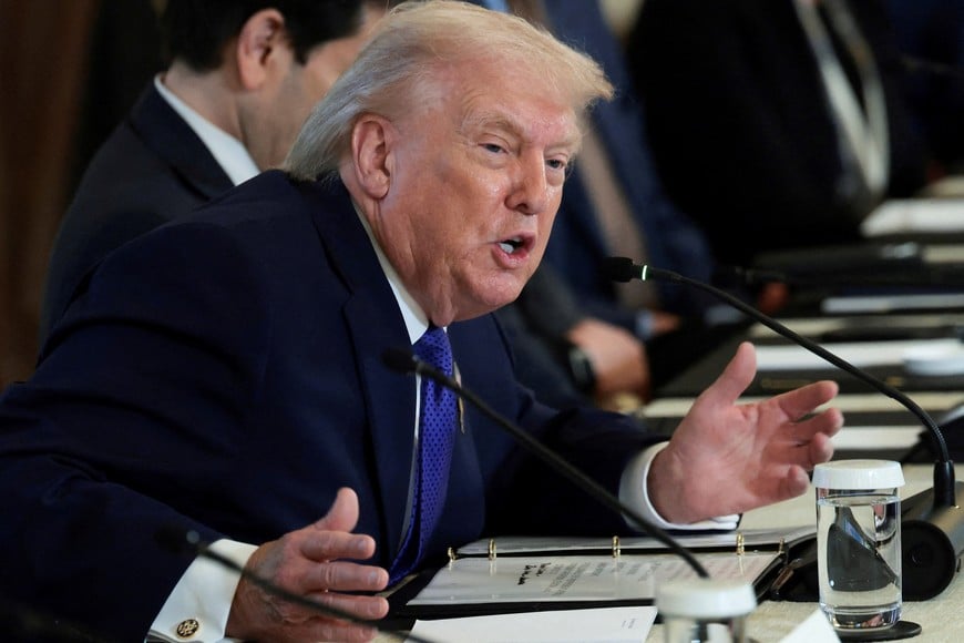 U.S. President Donald Trump attends a meeting with oil industry executives, at the White House in Washington, D.C., U.S., January 9, 2026. REUTERS/Evelyn Hockstein