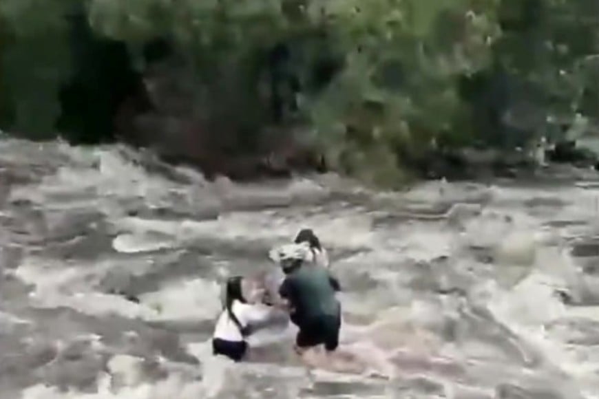 El funcionario intervino de inmediato al advertir la situación.