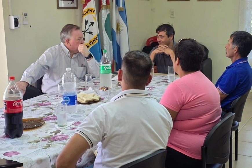 El senador provincial vistió instituciones y se reunió con autoridades locales.