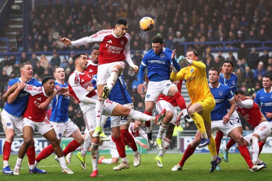 Soccer Football - FA Cup - Third Round - Portsmouth v Arsenal - Fratton Park, Portsmouth, Britain - January 11, 2026
Arsenal's Gabriel Martinelli scores their second goal past Portsmouth's Josef Bursik Action Images via Reuters/Andrew Boyers TPX IMAGES OF THE DAY