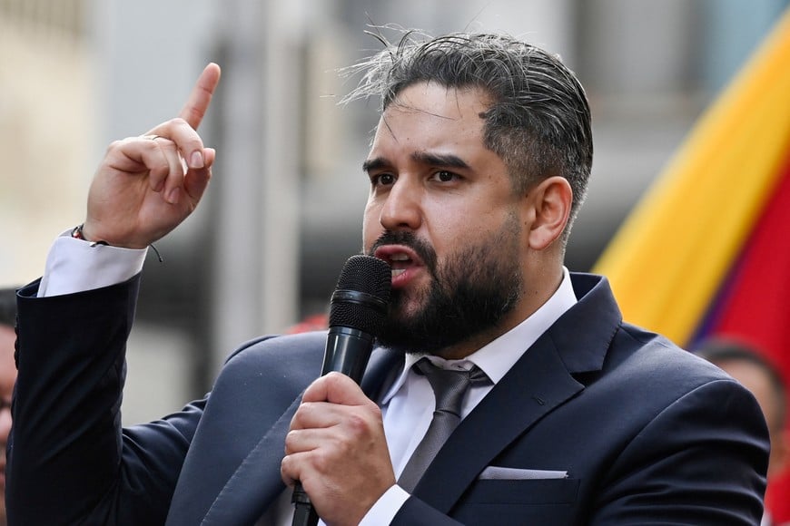 Nicolas Maduro Guerra, son of ousted President Nicolas Maduro, speaks to demonstrators on the day Vice President Delcy Rodriguez was formally sworn in as Venezuela's interim president, as Nicolas Maduro appeared in a New York court after the Trump administration removed him from power, in Caracas, Venezuela January 5, 2026. REUTERS/Maxwell Briceno
