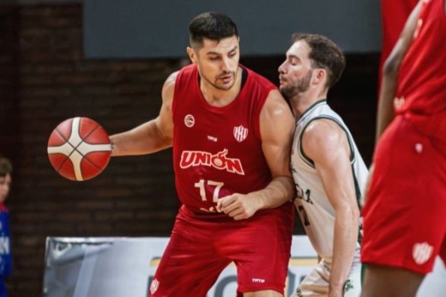 Emiliano Basabe fue otra de las figuras en el triunfo sobre Gimnasia. Foto: LNB.