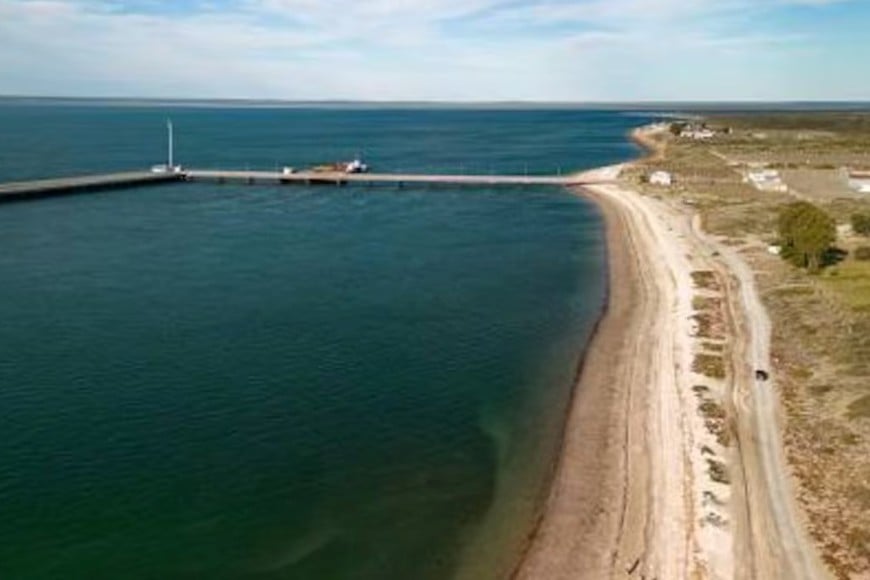 Personal de Prefectura Naval trabajó en la zona costera.