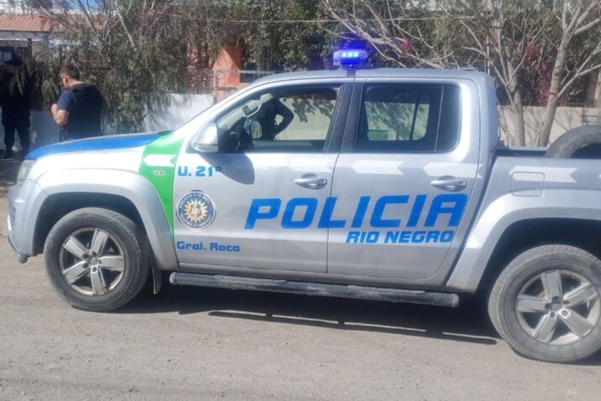 Efectivos realizaron rastrillajes por mar y por tierra en el área de San Antonio Este.