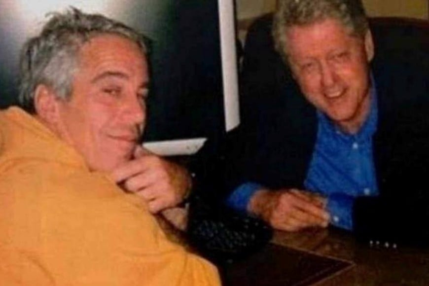 La presión crece tras la difusión parcial de los archivos de Jeffrey Epstein.