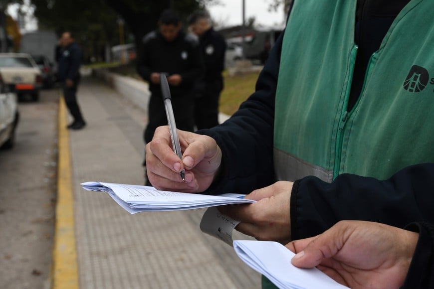 El beneficio permite condonar la multa tras la colocación del espejo.  Crédito: Archivo El Litoral.