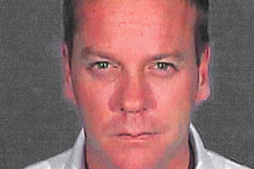 Actor Kiefer Sutherland is pictured in this police booking photograph released by the Glendale California Police Department  December 5, 2007.  Sutherland was released on January 21, 2008 from a Southern California jail, where he served 48 days for drunk driving and violating probation.    REUTERS_Glendale California Police Department_Handout_Files    (UNITED STATES)   BEST QUALITY AVAILABLE.  EDITORIAL USE ONLY. NOT FOR SALE FOR MARKETING OR ADVERTISING CAMPAIGNS.  Kiefer Sutherland actor detenido por conducir borracho detencion arresto actor
