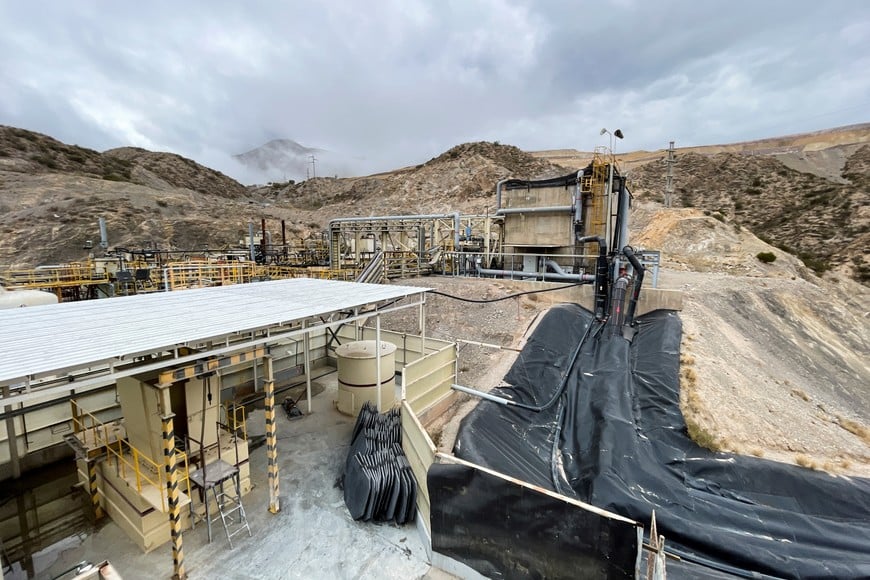 A processing plant, with pipes carrying a cyanide solution running over impermeable surfaces, in compliance with the International Cyanide Management Code, at the Gualcamayo gold mine in Jachal, Argentina August 7, 2025. REUTERS/Lucila Sigal