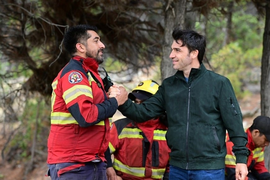 El incendio en Puerto Patriada está contenido al 100%, confirmó el gobernador Torres