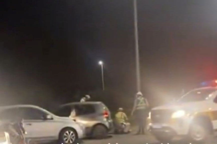 La Policía logró detener a al menos un sospechoso mientras continúa la búsqueda de los demás implicados.