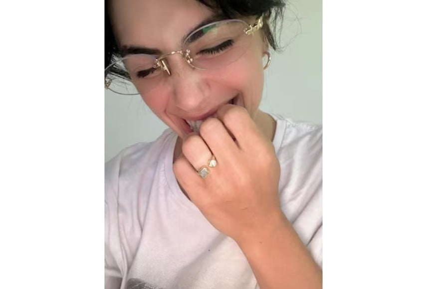 El anillo con el que anunció Lali su compromiso