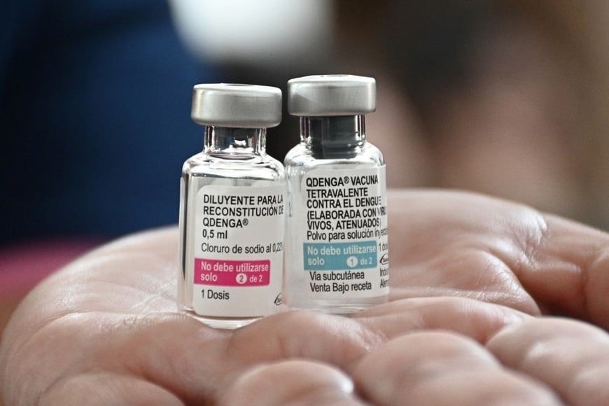 El esquema de vacunación consta de dos dosis.