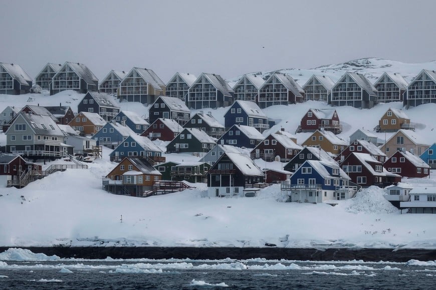 FILE PHOTO: Snow covers the city of Nuuk, Greenland, February 9, 2025. REUTERS/Sarah Meyssonnier/File Photo