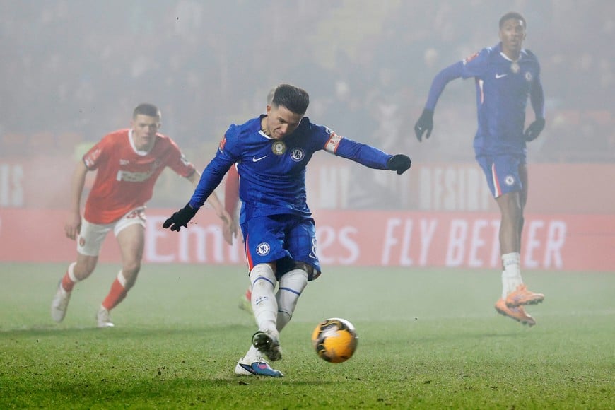 Soccer Football - FA Cup - Third Round - Charlton Athletic v Chelsea - The Valley, London, Britain - January 10, 2026
Chelsea's Enzo Fernandez scores their fifth goal from the penalty spot Action Images via Reuters/Peter Cziborra