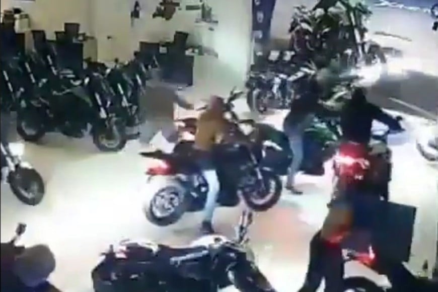 En minutos, se llevaron 12 motocicletas
