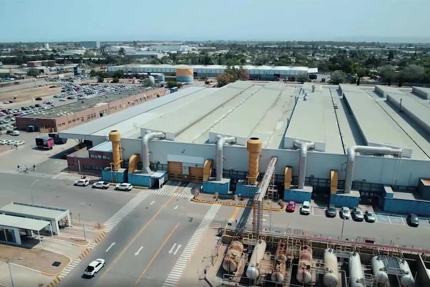 La planta de Fiat en Córdoba. El cronos -con el Puegeot 2008- son los dos únicos "autos" que se fabrican en el país.