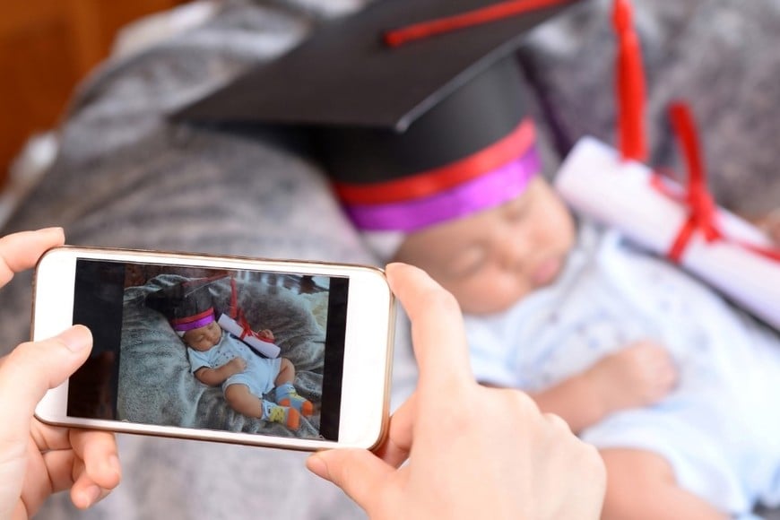Compartir fotos y videos de hijos en redes sociales es una práctica extendida y naturalizada,
