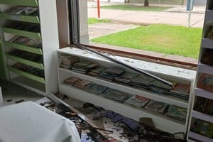 Un fuerte temporal afectó a Pilar generando destrozos en espacios públicos e instituciones locales. Foto: Gentileza INFOMERCURY