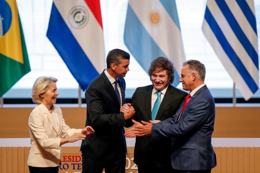 25 años de negociaciones terminaron de sellarse el último sábado con la firma del acuerdo en Asuncion, Paraguay.  Foto: REUTERS / Cesar Olmedo.