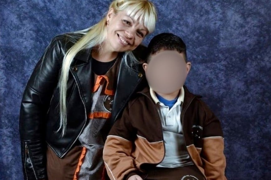 Los investigadores analizaron los objetos encontrados junto a las víctimas.