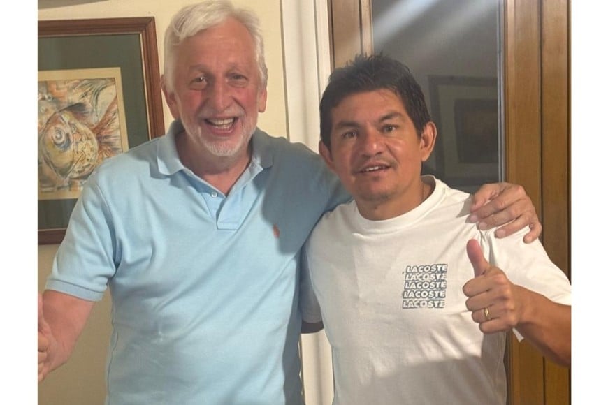 El "Pulga" y Alonso.