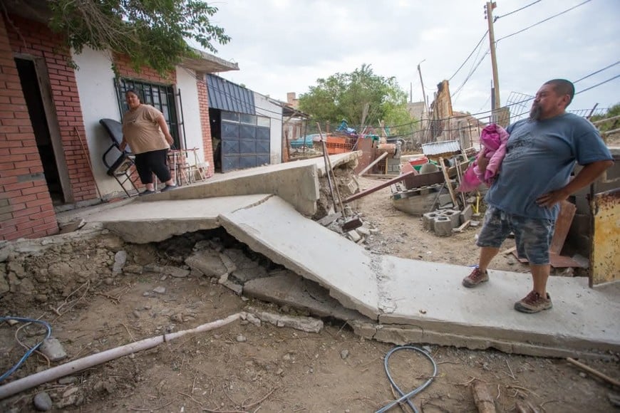 Comodoro Rivadavia: 90 familias fuera de sus casas por el desplazamiento del cerro Hermitte