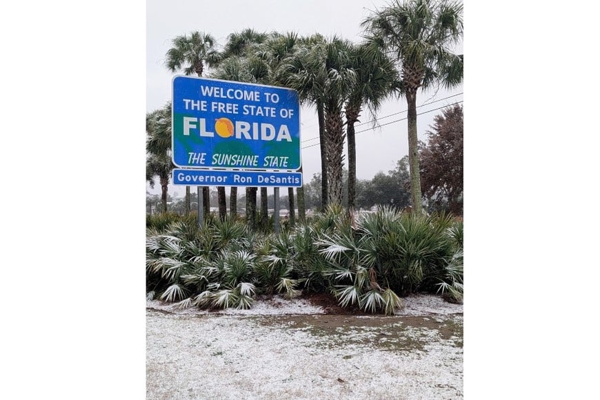 Una ola invernal poco habitual provocó que diversas localidades del noroeste de Florida experimentaran caída de nieve