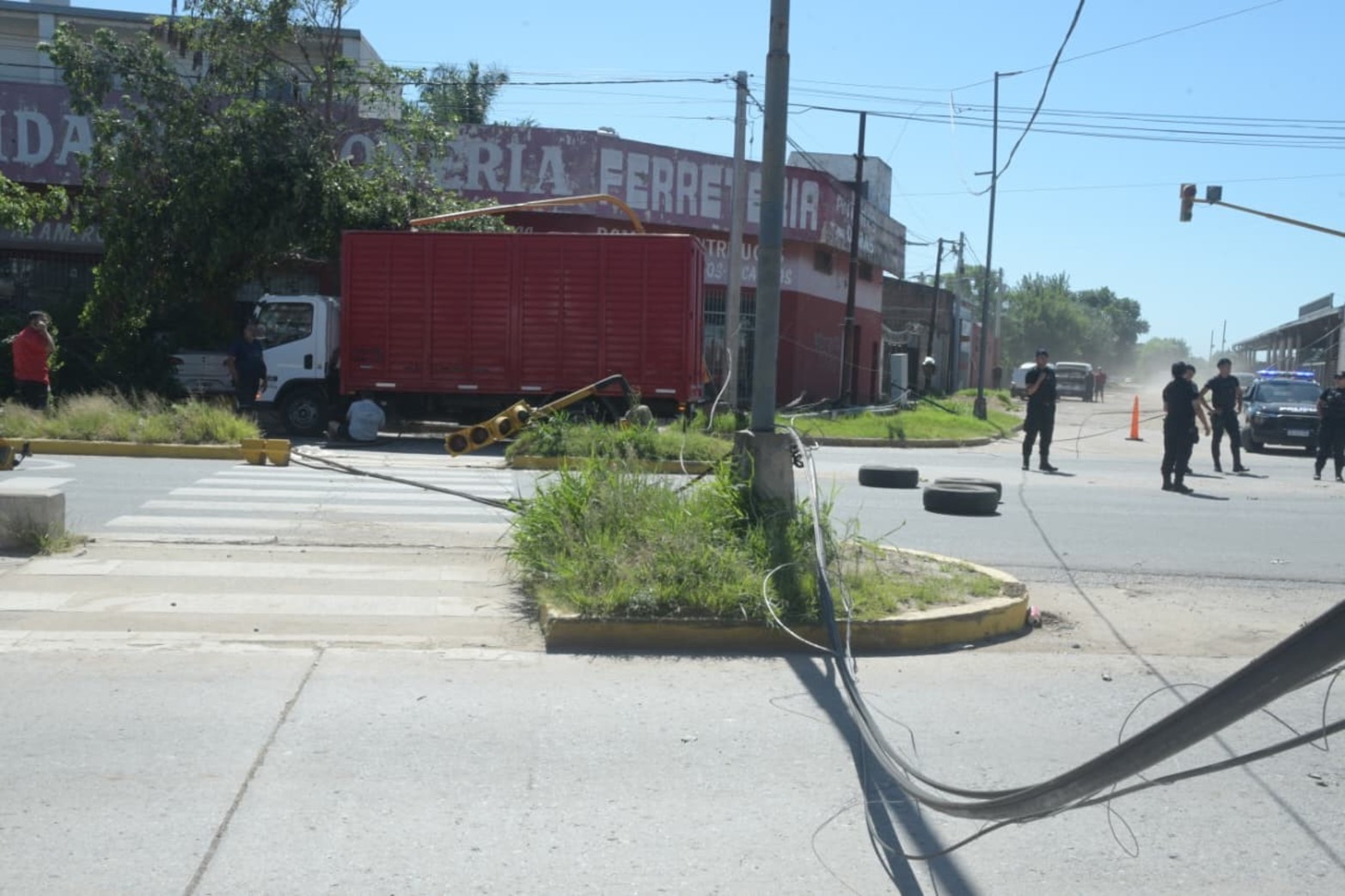 El camión que generó complicaciones este lunes. 
