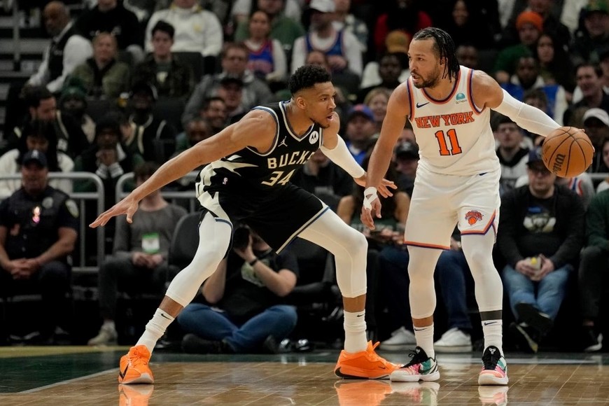 Brunson y Giannis, los más fijos del Este. Foto: Gentileza