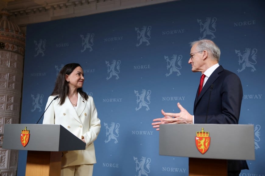 Nobel Peace Prize laureate and Venezuelan opposition leader Maria Corina Machado holds a press conference with Norwegian Prime Minister Jonas Gahr Stoere, a day after the award ceremony, in Oslo, Norway December 11, 2025. REUTERS/Leonhard Foeger