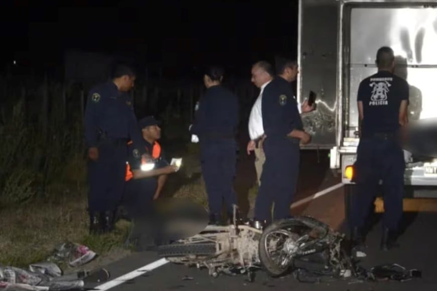 La moto estaba partida en dos.