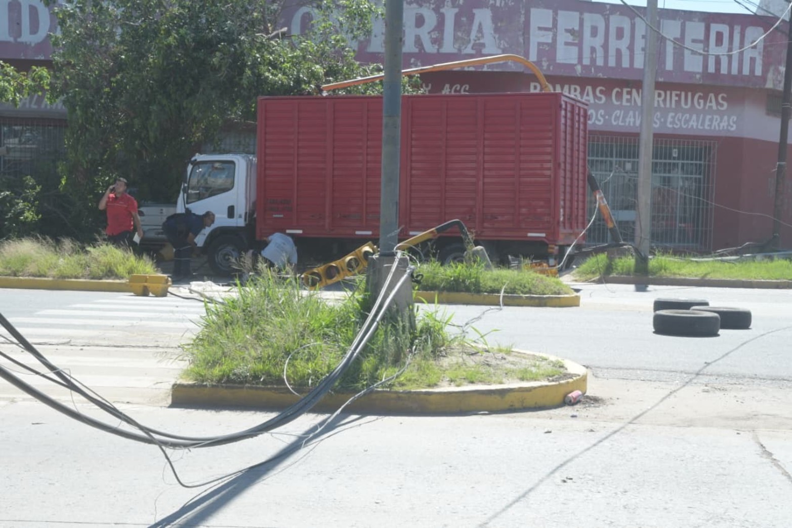 El camión que generó complicaciones este lunes. 