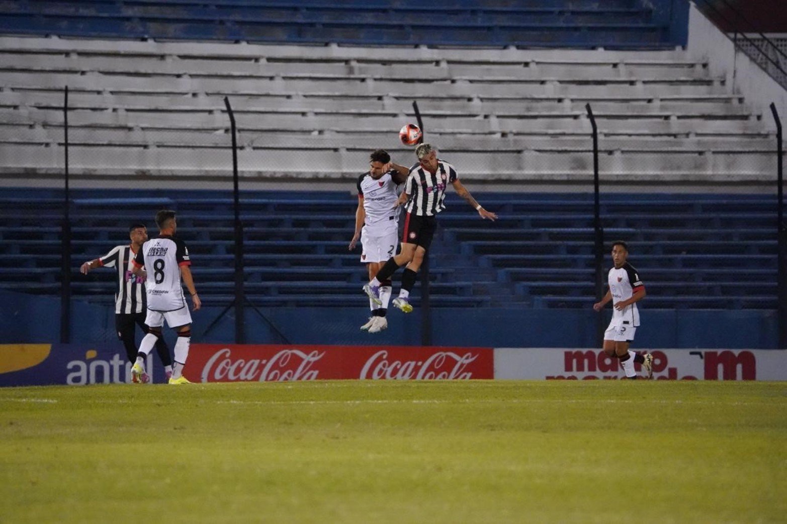 Colón vs. Miramar Misiones, amistoso en Paysandú.  