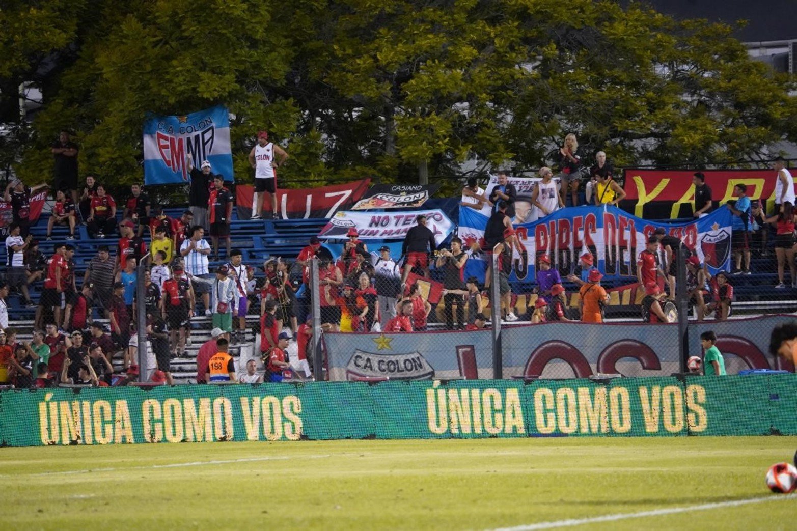 Colón vs. Miramar Misiones, amistoso en Paysandú.  