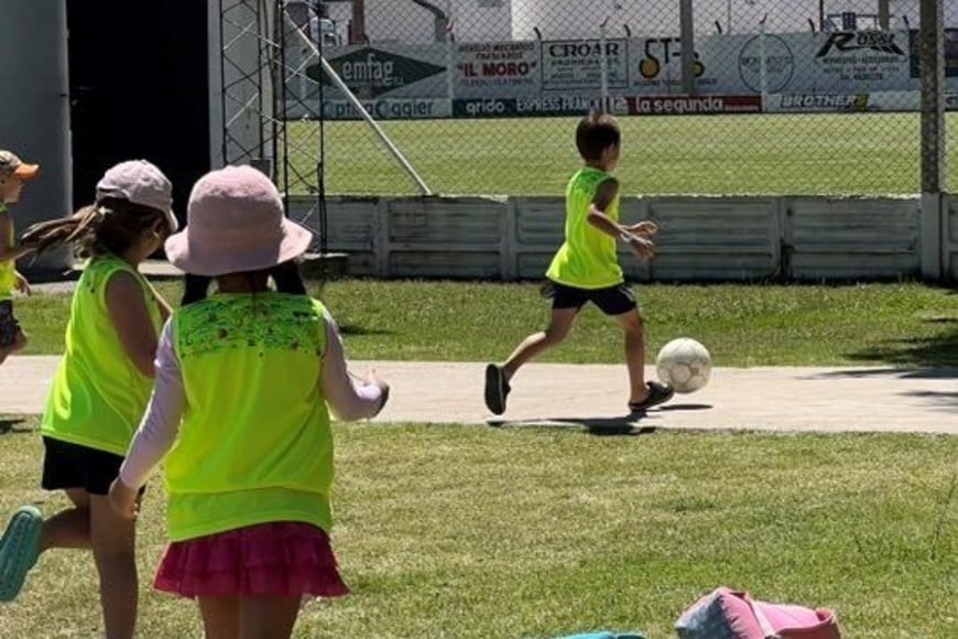 La actividad se desarrolló en un clima de entusiasmo y alegría, con una destacada participación de los chicos.