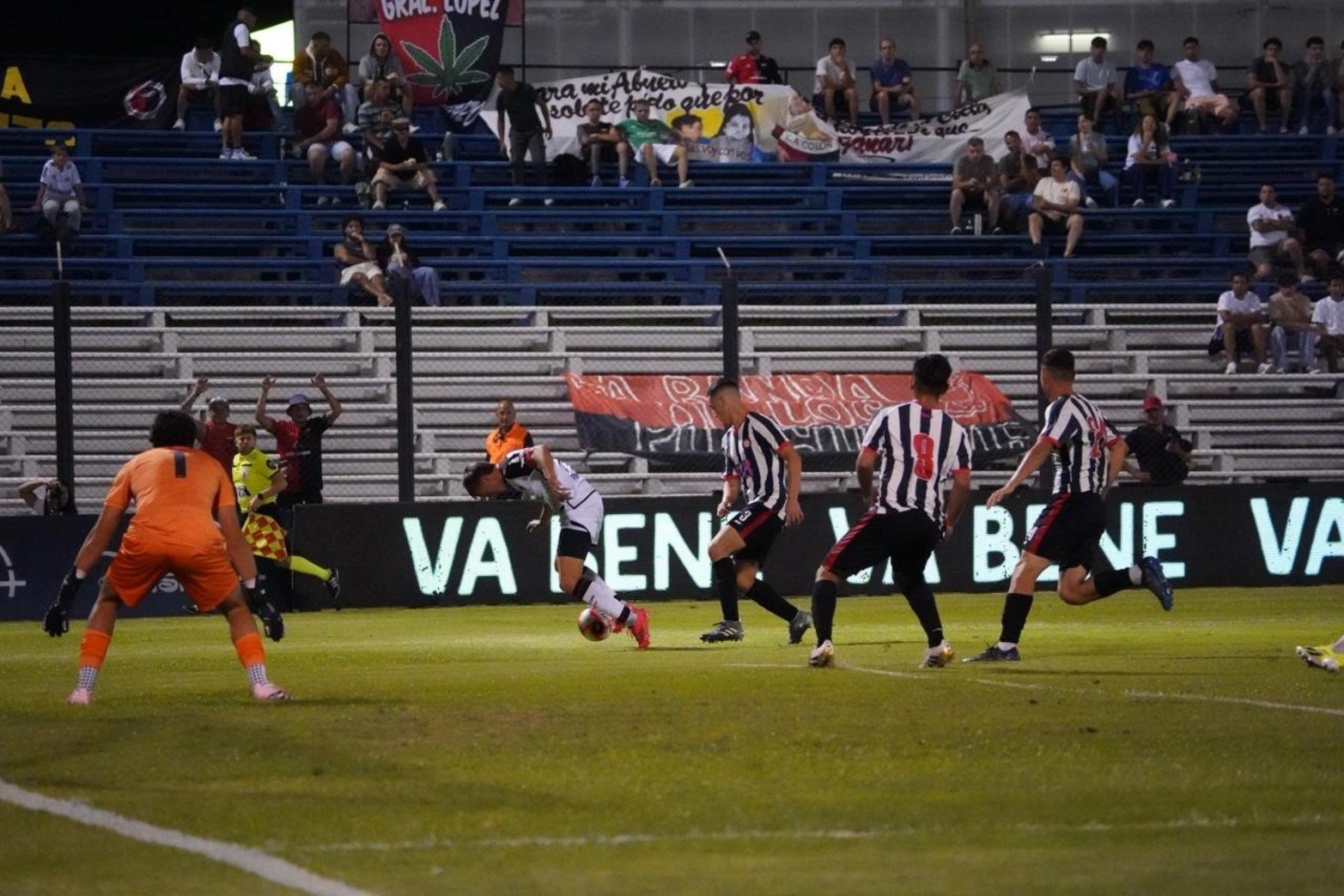Colón vs. Miramar Misiones, amistoso en Paysandú.