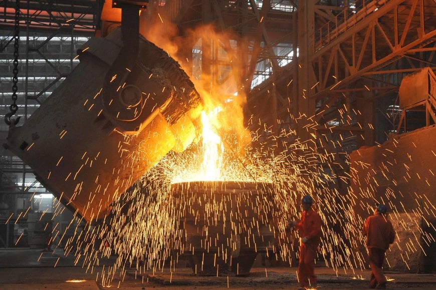 economia trabajo trabajadores industria siderurgica

Labourers work at a steel factory in Dalian, Liaoning province July 13, 2012. China's economy grew 7.6 percent in the second quarter of 2012 from a year earlier, its slowest pace in three years. REUTERS/China Daily (CHINA - Tags: BUSINESS COMMODITIES INDUSTRIAL) CHINA OUT. NO COMMERCIAL OR EDITORIAL SALES IN CHINA china Liaoning  china industria metalurgica hornos fundicion