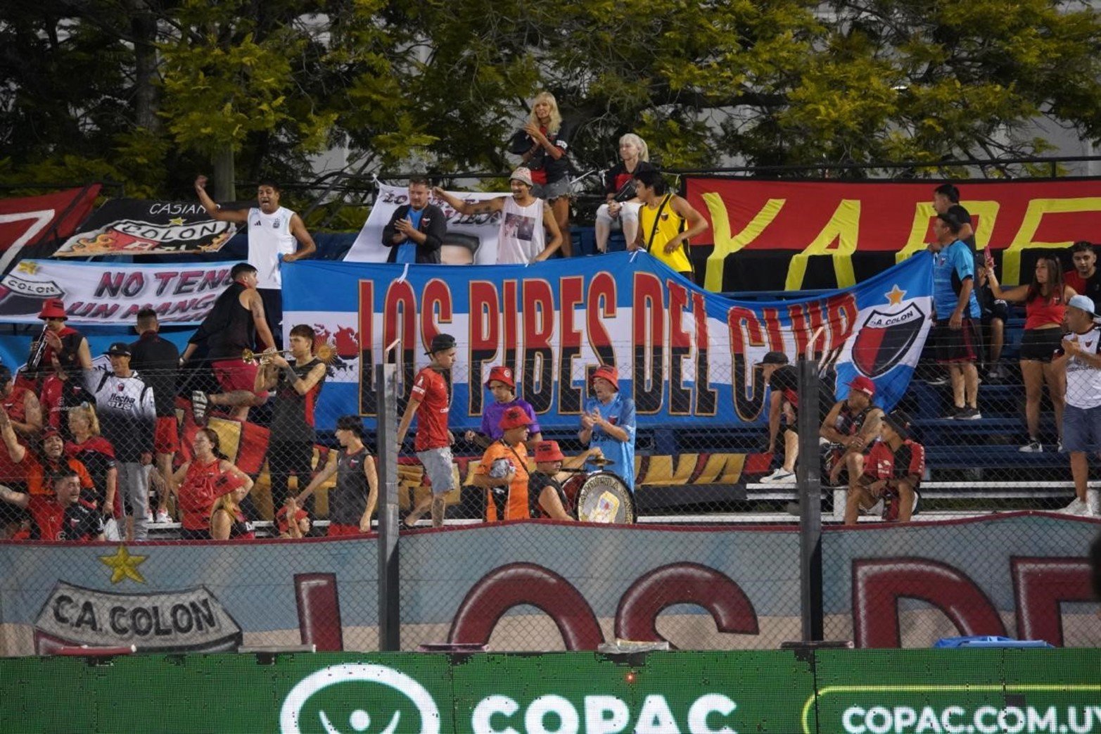 Colón vs. Miramar Misiones, amistoso en Paysandú.  
