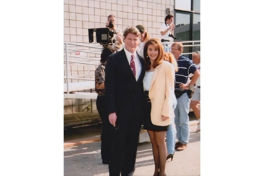 Christopher Reeve junto a la actriz Carmen More en el backstage del videoclip de “Heroína solitaria”.
